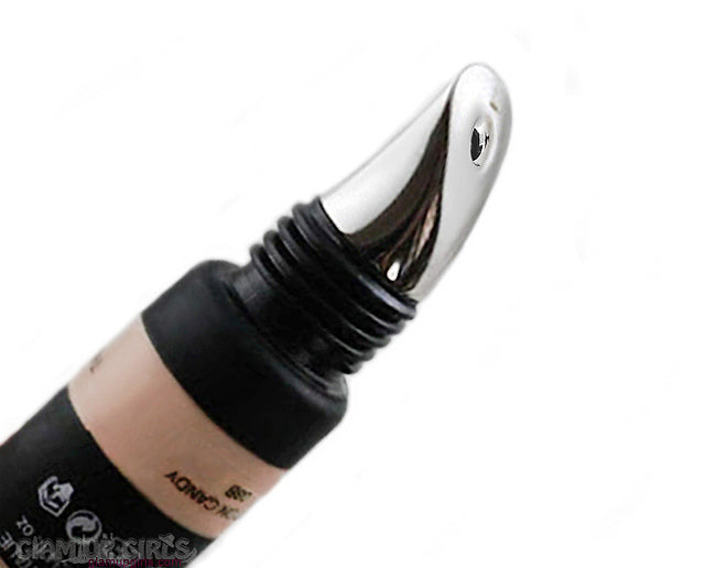 Huda Beauty "Maple Syrup" The Overachiever Concealer
